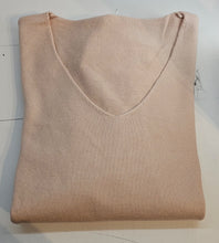 Cargar imagen en el visor de la galería, Jersey cuello a pico plus size en viscosa