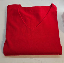 Cargar imagen en el visor de la galería, Jersey cuello a pico plus size en viscosa