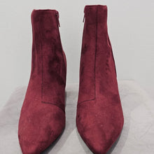Cargar imagen en el visor de la galería, Botines Burdeos con Tacón Estampado