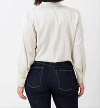 Cargar imagen en el visor de la galería, Blusa curvy de raso Rinascimento