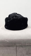 Cargar imagen en el visor de la galería, Gorro Tabaco de Pelo Sintético