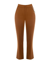 Cargar imagen en el visor de la galería, Pantalones curvy con charm Kitana