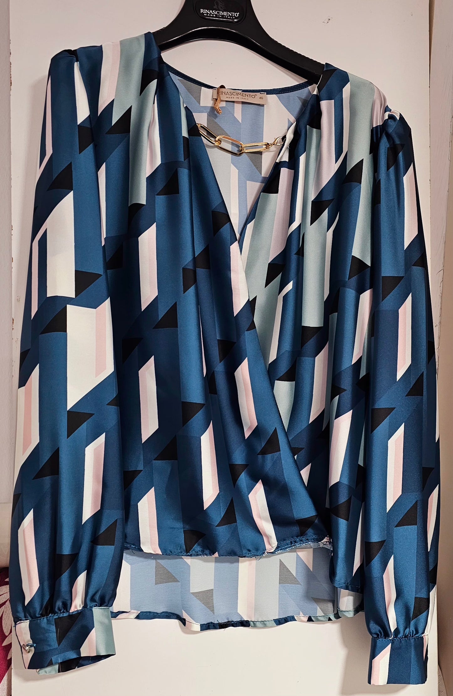 Blusa Estampada Azul Cobalto con Cadena – Moda Curvy Rinascimento