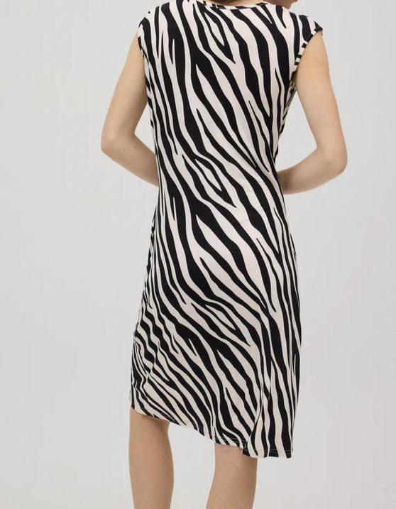 Vestido corto estampado animal con fruncido fresco y comodo