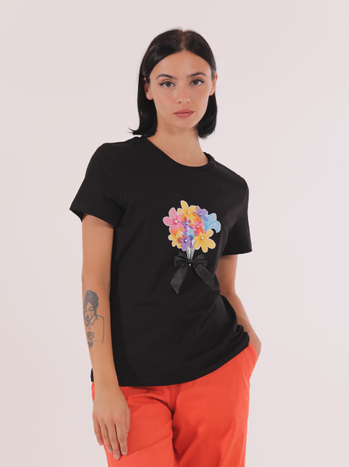 Camiseta de manga corta CON RAMO DE FLORES