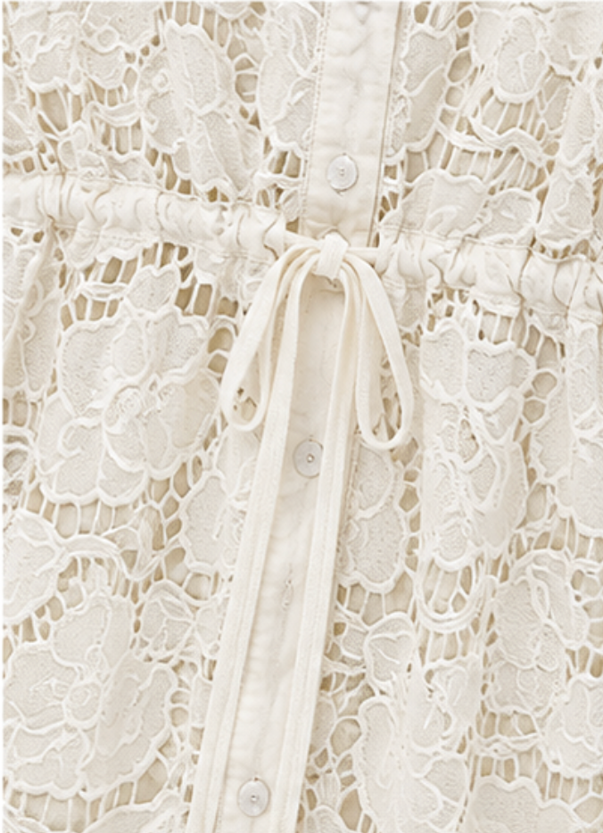 Vestido de Encaje Floral Marfil con Cintura Ajustable