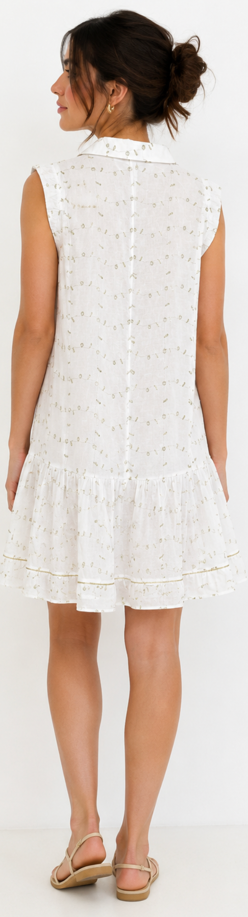 Vestido Blanco Bordado con Cuello Camisero y Volante