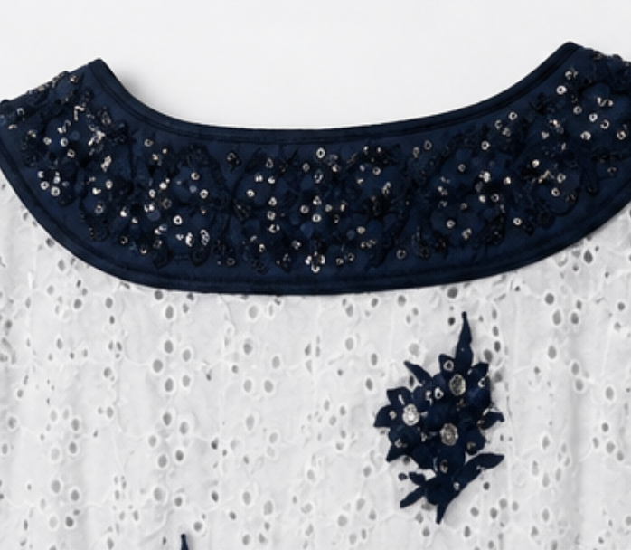 Vestido Bordado Bicolor con Lentejuelas y Escote en Pico