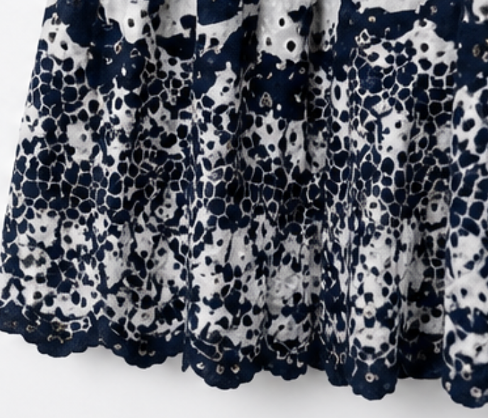 Vestido Bordado Bicolor con Lentejuelas y Escote en Pico