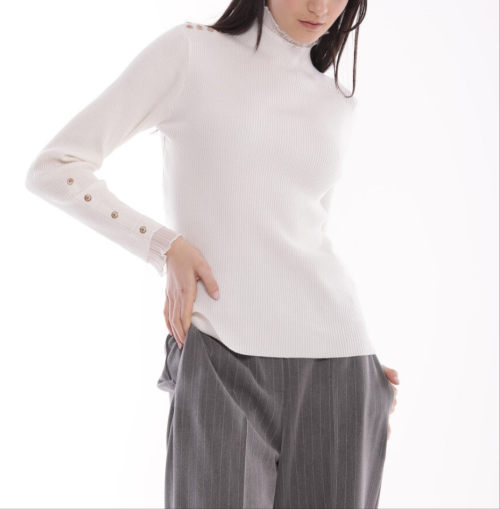 Jersey de cuello alto con de cuello alto con rizos en mangas y muñeca