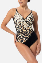 Cargar imagen en el visor de la galería, Bañador moldeador Kate – Animal print elegante y escote en V
