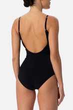 Cargar imagen en el visor de la galería, Bañador moldeador Kate – Animal print elegante y escote en V
