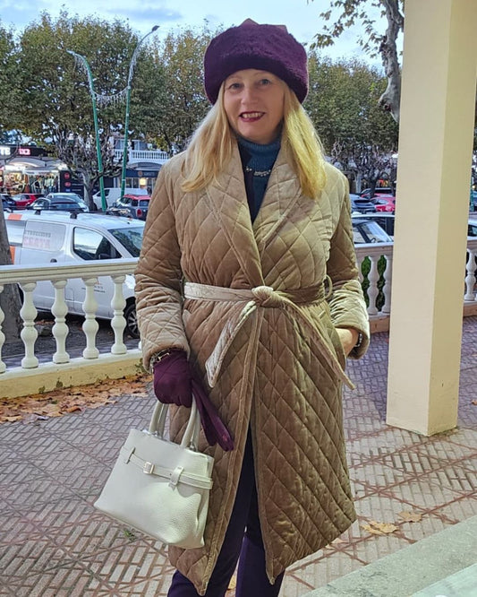 Abrigo de Terciopelo Beige Acolchado